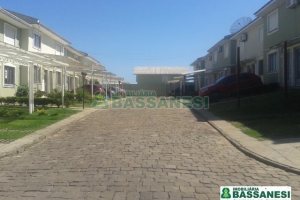 Sobrado com 63m², 2 dormitórios, 1 vaga, no bairro Nossa Senhora do Rosário em Caxias do Sul para Comprar