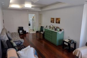 Apartamento com 95m², 2 dormitórios, 1 vaga, no bairro Madureira em Caxias do Sul para Comprar