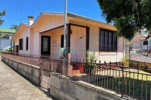 Casa com 130m², 3 dormitórios, 1 vaga, no bairro Rio Branco em Caxias do Sul para Comprar