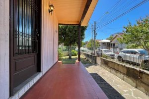 Casa com 130m², 3 dormitórios, 1 vaga, no bairro Rio Branco em Caxias do Sul para Comprar