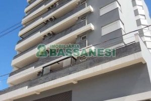 Apartamento com 80m², 2 dormitórios, 2 vagas, no bairro Vila Horn em Caxias do Sul para Comprar