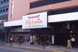 Box com 12m², no bairro Centro em Caxias do Sul para Alugar ou Comprar