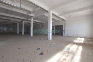 Loja com 700m², 4 vagas, no bairro Nossa Senhora de Fátima em Caxias do Sul para Alugar ou Comprar