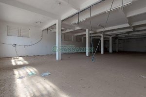 Loja com 700m², 4 vagas, no bairro Nossa Senhora de Fátima em Caxias do Sul para Alugar ou Comprar