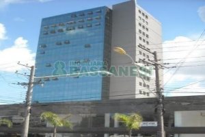 Sala com 68m², 2 vagas, no bairro Pio X em Caxias do Sul para Comprar