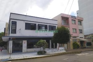 Predio com 344m², 4 dormitórios, no bairro Centro em Caxias do Sul para Comprar