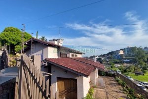 Casa com 240m², 6 dormitórios, 3 vagas, no bairro São Leopoldo em Caxias do Sul para Alugar