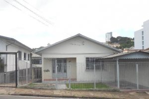Casa com 180m², 4 dormitórios, 1 vaga, no bairro Lourdes em Caxias do Sul para Alugar