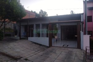 Casa com 125m², 3 dormitórios, 2 vagas, no bairro Desvio Rizzo em Caxias do Sul para Comprar