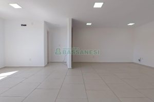 Sala com 35m², 1 vaga, no bairro Santa Catarina em Caxias do Sul para Alugar