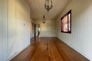 Casa com 180m², 3 dormitórios, 2 vagas, no bairro Rio Branco em Caxias do Sul para Comprar