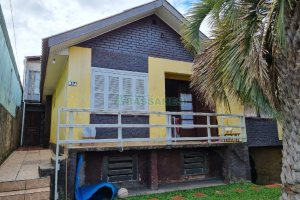 Casa com 180m², 5 dormitórios, no bairro Santa Catarina em Caxias do Sul para Comprar