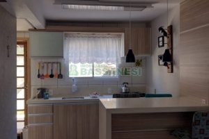 Sobrado com 84m², 2 dormitórios, 1 vaga, no bairro Charqueadas em Caxias do Sul para Comprar