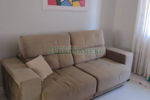 Sobrado com 84m², 2 dormitórios, 1 vaga, no bairro Charqueadas em Caxias do Sul para Comprar