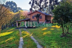 Chácara com 150m², 2 dormitórios, 1 vaga, no bairro Vila Seca em Caxias do Sul para Comprar