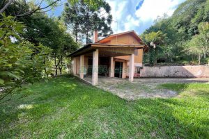 Chácara com 150m², 2 dormitórios, 1 vaga, no bairro Vila Seca em Caxias do Sul para Comprar