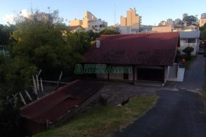 Casa com 182m², 3 dormitórios, no bairro Pio X em Caxias do Sul para Comprar