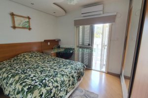 Sobrado com 94m², 2 dormitórios, 2 vagas, no bairro Santa Lúcia em Caxias do Sul para Comprar