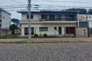 Casa com 150m², 3 dormitórios, 2 vagas, no bairro Cruzeiro em Caxias do Sul para Alugar