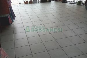 Loja com 64m², 2 vagas, no bairro Pio X em Caxias do Sul para Alugar