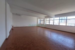 Sala com 430m², no bairro Centro em Caxias do Sul para Alugar