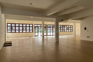 Loja com 500m², no bairro Medianeira em Caxias do Sul para Alugar