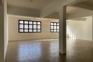 Loja com 500m², no bairro Medianeira em Caxias do Sul para Alugar