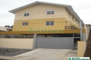 Casa com 77m², 2 dormitórios, 1 vaga, no bairro Salgado Filho em Caxias do Sul para Comprar
