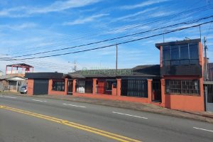 Casa com 256m², 5 dormitórios, 1 vaga, no bairro Esplanada em Caxias do Sul para Comprar