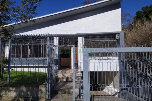 Casa Comercial com 280m², 3 dormitórios, 1 vaga, no bairro Medianeira em Caxias do Sul para Alugar