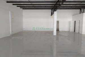 Sala com 150m², no bairro São Victor COHAB em Caxias do Sul para Alugar