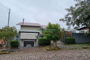 Casa com 300m², 3 dormitórios, 2 vagas, no bairro Santa Catarina em Caxias do Sul para Comprar