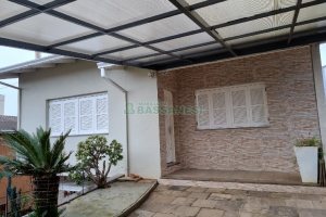 Casa com 300m², 3 dormitórios, 2 vagas, no bairro Santa Catarina em Caxias do Sul para Comprar