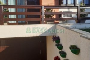 Casa com 256m², 4 dormitórios, 1 vaga, no bairro Santa Catarina em Caxias do Sul para Comprar