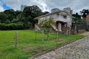 Terreno, no bairro Petrópolis em Caxias do Sul para Comprar