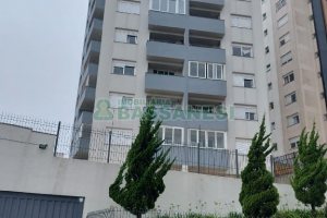 Apto Mobiliado com 52m², 1 dormitório, 1 vaga, no bairro Lourdes em Caxias do Sul para Alugar