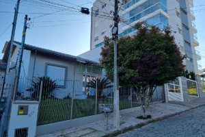 Casa com 114m², 3 dormitórios, 1 vaga, no bairro São Luiz em Caxias do Sul para Comprar
