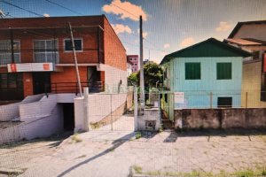 Casa com 67m², 2 dormitórios, 1 vaga, no bairro Esplanada em Caxias do Sul para Comprar
