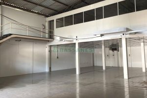 Pavilhão com 350m², no bairro Esplanada em Caxias do Sul para Alugar