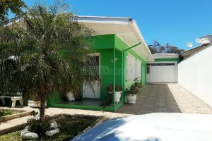 Casa com 161m², 3 dormitórios, 2 vagas, no bairro Nossa Senhora de Fátima em Caxias do Sul para Comprar