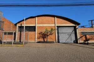 Pavilhão com 769m², no bairro São José em Caxias do Sul para Alugar