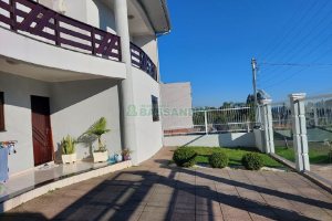 Casa com 240m², 3 dormitórios, 2 vagas, no bairro São Luiz em Caxias do Sul para Comprar