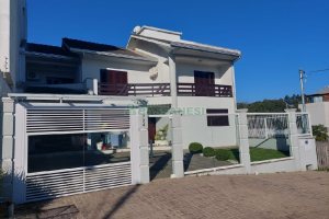 Casa com 240m², 3 dormitórios, 2 vagas, no bairro São Luiz em Caxias do Sul para Comprar