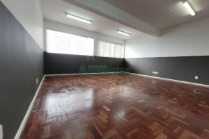 Sala com 80m², no bairro Lourdes em Caxias do Sul para Alugar