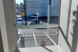 Sobrado com 83m², 2 dormitórios, 1 vaga, no bairro Desvio Rizzo em Caxias do Sul para Comprar