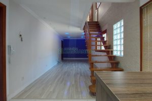 Sobrado com 164m², 3 dormitórios, 2 vagas, no bairro Santa Catarina em Caxias do Sul para Comprar