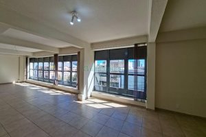 Sala com 104m², no bairro Centro em Caxias do Sul para Alugar ou Comprar