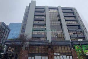 Sala com 64m², 1 vaga, no bairro Centro em Caxias do Sul para Alugar ou Comprar