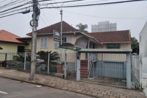Casa com 160m², 3 dormitórios, no bairro Cruzeiro em Caxias do Sul para Comprar