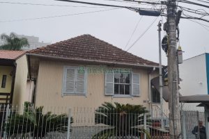 Casa com 160m², 3 dormitórios, no bairro Cruzeiro em Caxias do Sul para Comprar